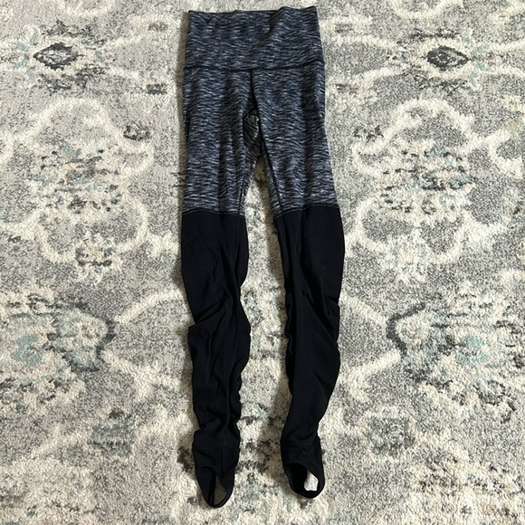Lululemon Wunder Under Pant Stirrup Leggings Black Gray
Striped Size 4 - Picture 1 of 10